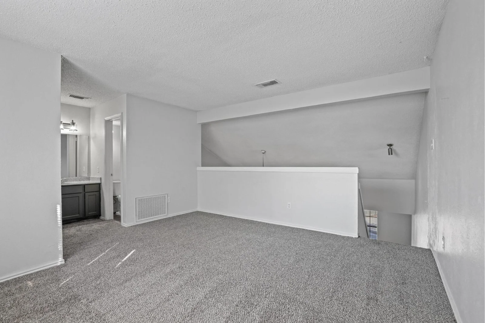 Village Oaks Apartment Homes photo