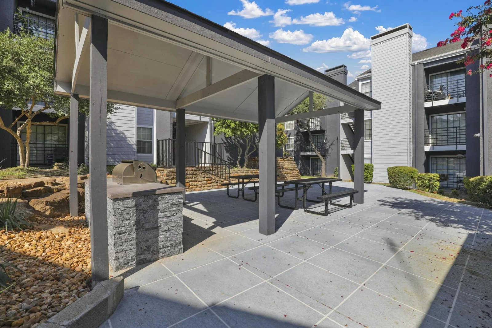 Village Oaks Apartment Homes photo